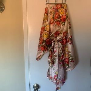 Silk robe- perfect for bridesmaids!